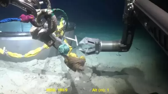 Eerie video shows robot arms salvaging wreck of sunken sub (U.S. Coast Guard)